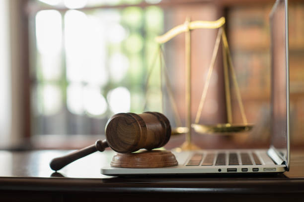Les problèmes d’identités de la société moderne, à la fois civile et judiciaire