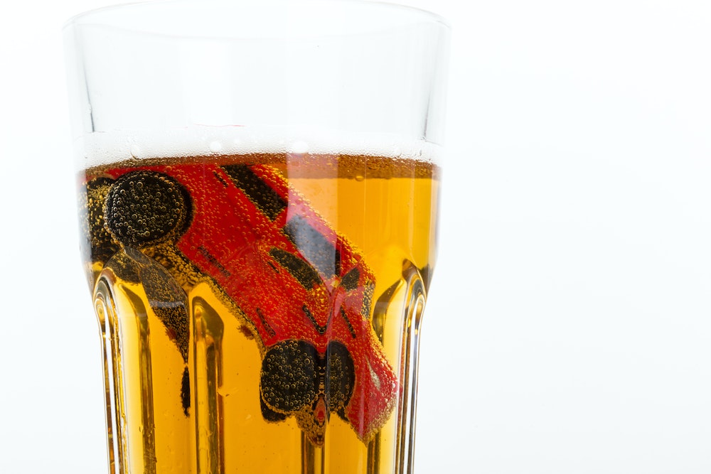 Alcool au volant : les obligations de l'employeur en matière de prévention des risques pour les salariés effectuant des trajets professionnels à l'étranger