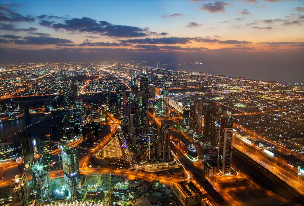 Comment négocier des contrats commerciaux pour l'ouverture d'une société à Dubai