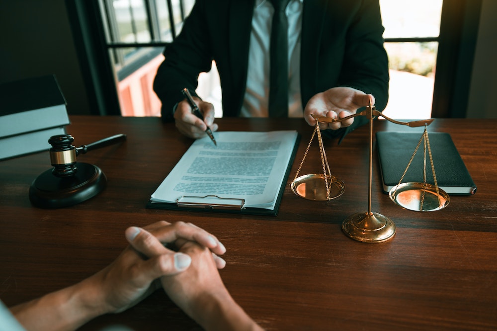 Les enjeux d'un avocat durant l'instruction : mise en examen et accompagnement des victimes