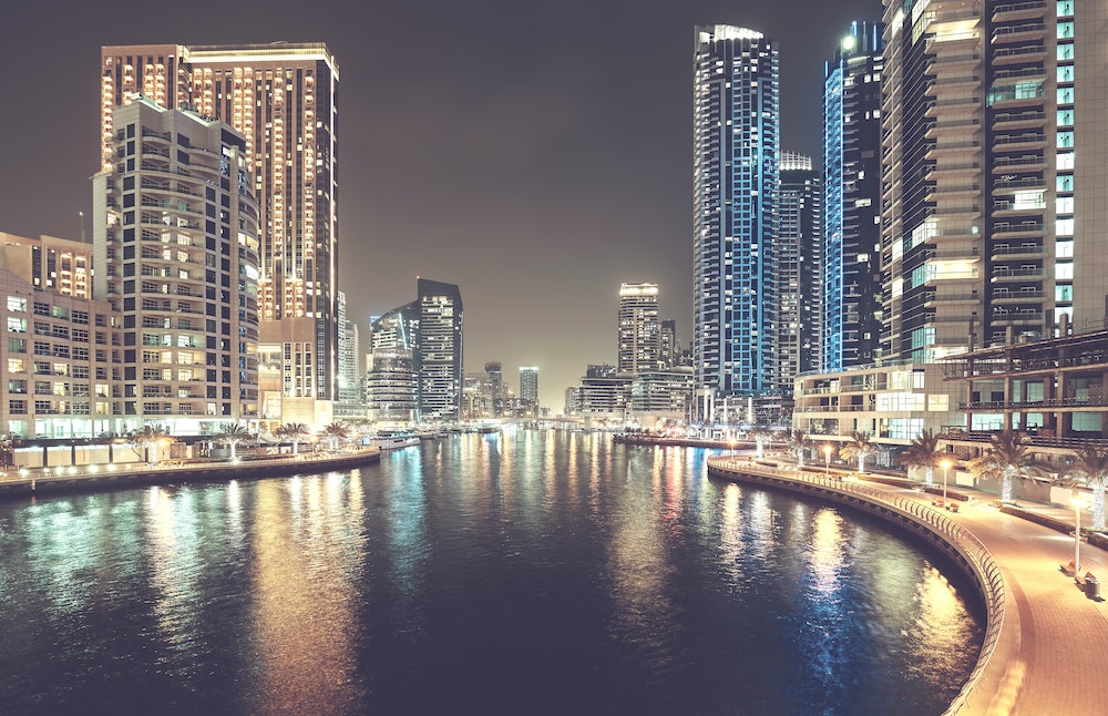 Création de Société en Free-Zone à Dubaï : Un Guide Juridique Complet