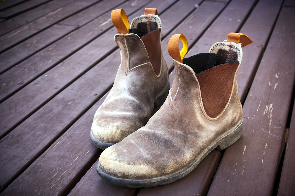 Le port de chaussures de sécurité obligatoire : une mesure essentielle pour la protection des travailleurs