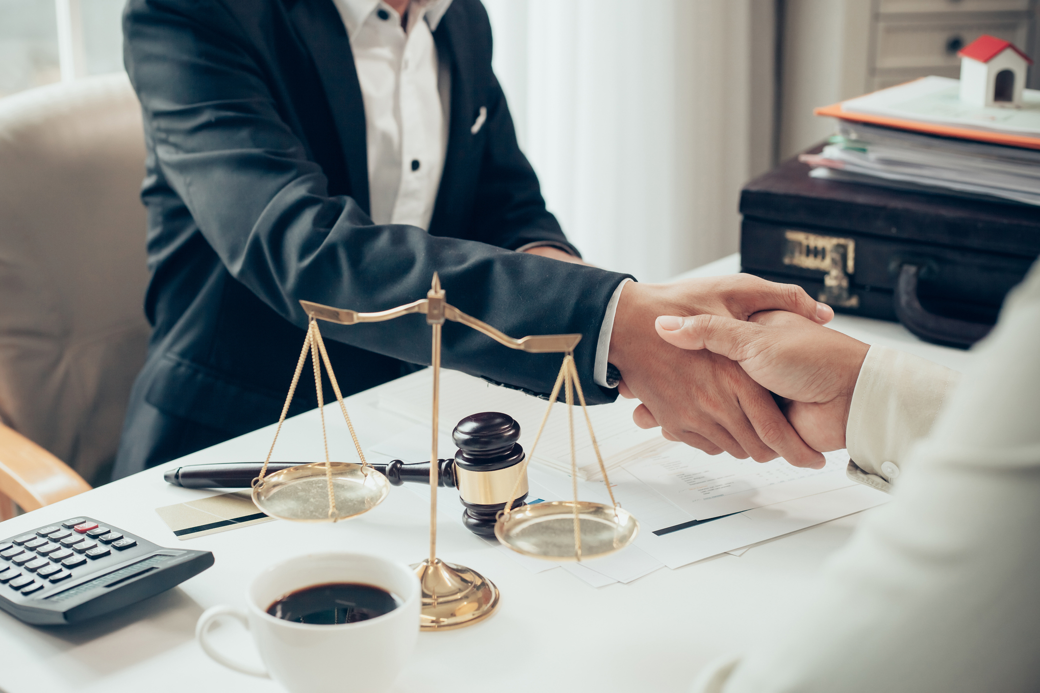 Dans quels cas recourir à un avocat en droit des affaires ?