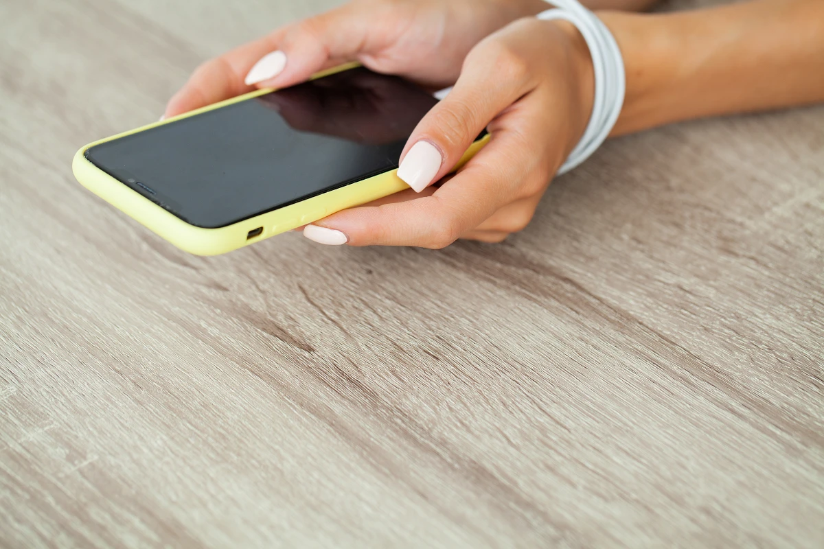 Le cadre légal de la voyance par téléphone : enjeux et perspectives