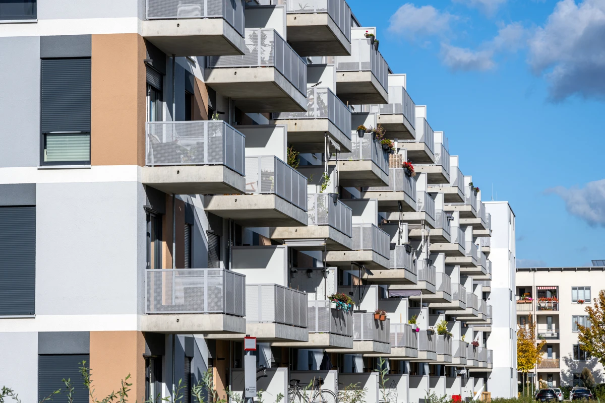 La surélévation en copropriété : un droit complexe aux enjeux majeurs