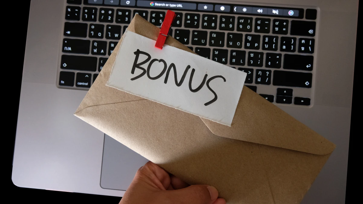 Quels sont les délais légaux pour l'ajustement du bonus-malus ?
